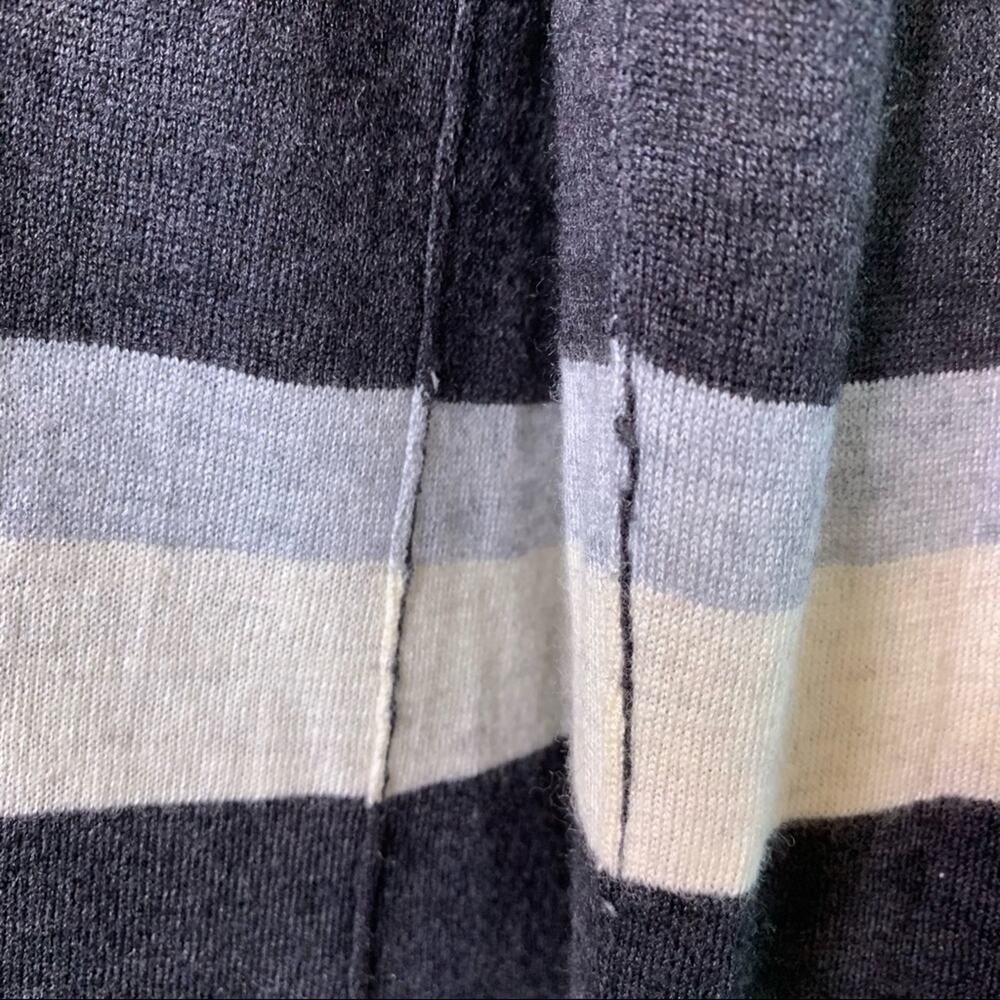 Tommy Bahama gray white striped wool blend cowl neck sweater size Medium - Picture 8 of 12
